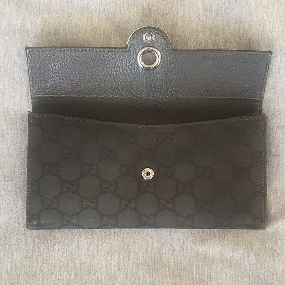 Authentic Monogram Canvas Eclipse Gucci Wallet - Picture 5 of 10
